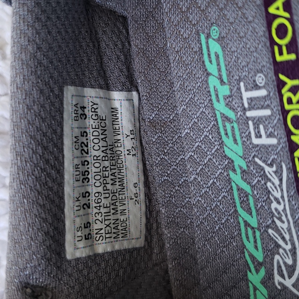 SKECHERS SLIP-ONS - Picture 5 of 10